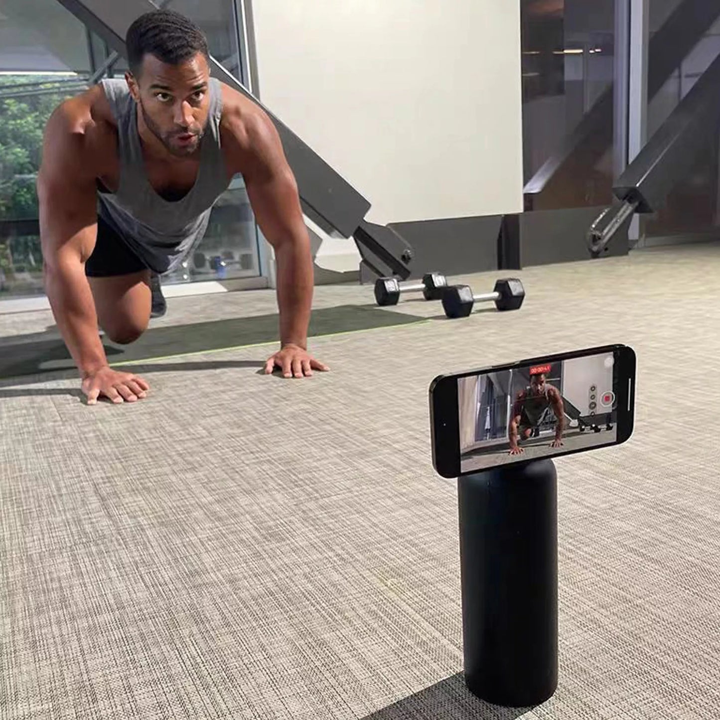 Smartphone Tripod Water Bottle – MagSafe Compatible with Gym Bottle