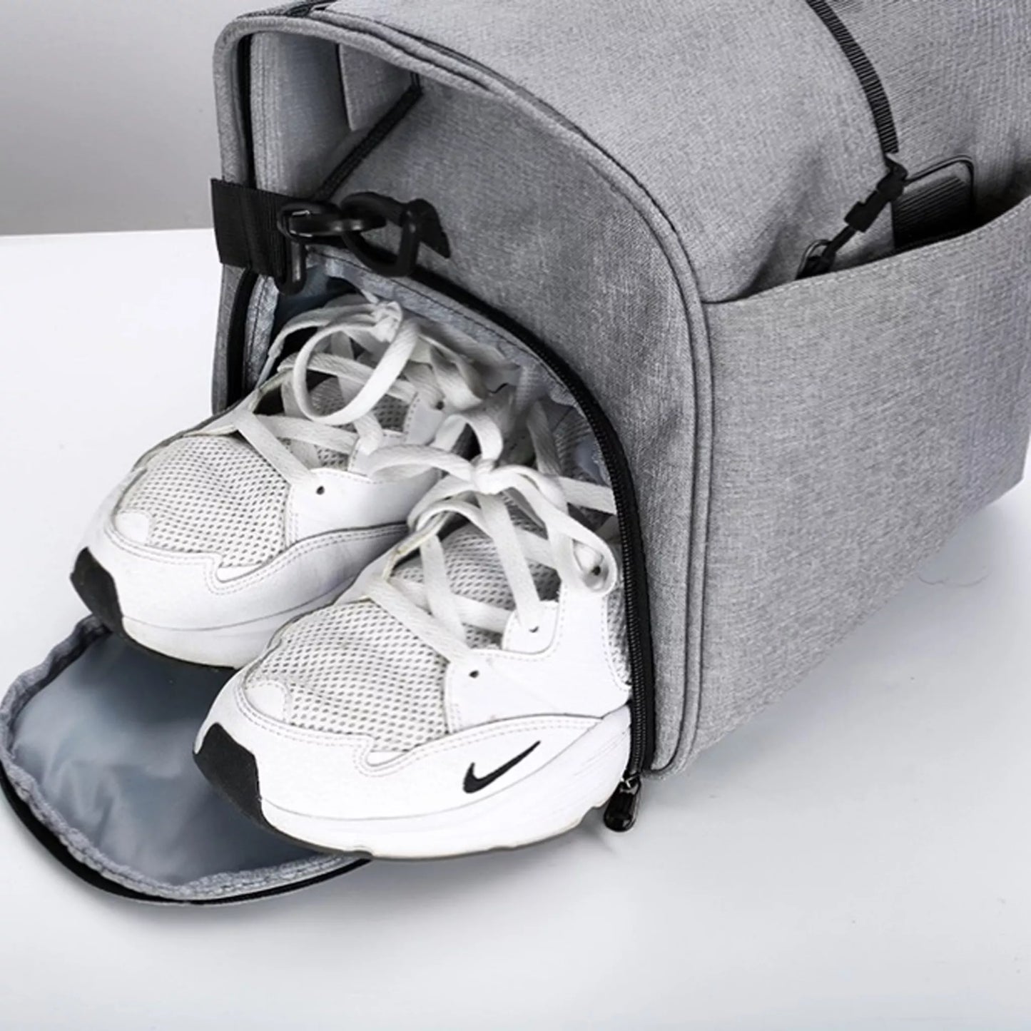 Sport Bag 3 – Minimalist Office-to-Gym Duffel Bag with Shoe Compartment